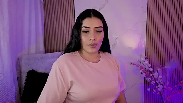 Watch Kayleemorales live on EroticFlix - High definition streams