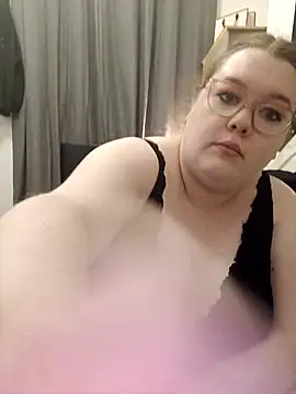 sexycurvyemilyy (G young) - Lotion naked body