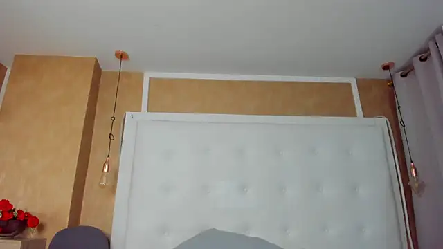 Watch Heidy_milf live on EroticFlix - High definition streams