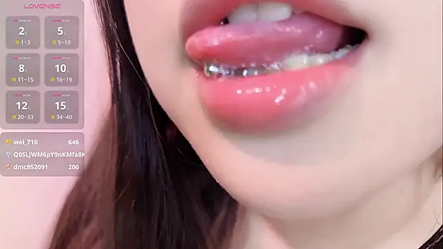 Nnnn-1118 live cam on StripChat