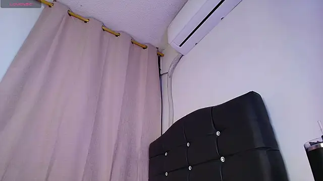 mia_depp's live room
