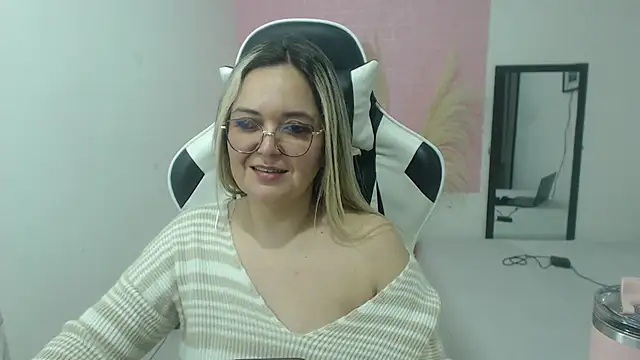 Watch samy_vsn live on EroticFlix - High definition streams