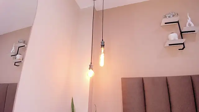 Watch Amy_wats0n live on EroticFlix - High definition streams