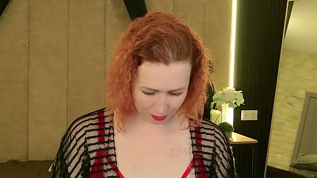 Watch Evie_Berret live on EroticFlix - High definition streams