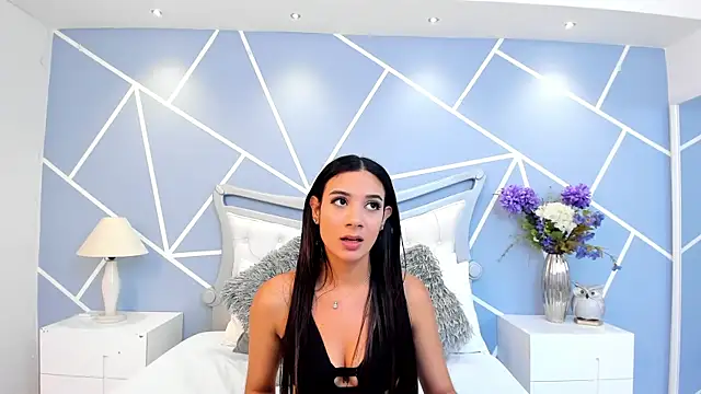 Watch EmmaFosther live on EroticFlix - High definition streams