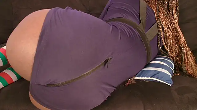 ZoeDreams webcam