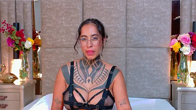 Watch NicoleBlum live on EroticFlix - High definition streams