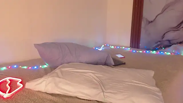 Astrid_Porno live sex cam
