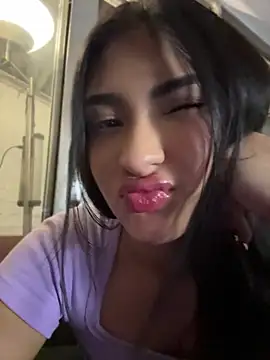 Watch SabrinaX_X live on EroticFlix - High definition streams