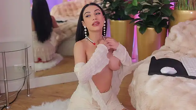 Watch Anais_Bloom live on EroticFlix - High definition streams