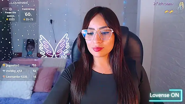 Watch Paulina_627 live on EroticFlix - High definition streams