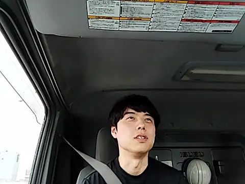 whitebriefboy webcam