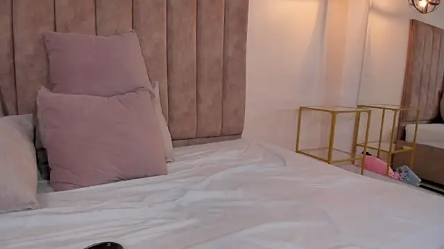 amber_colliiins webcam