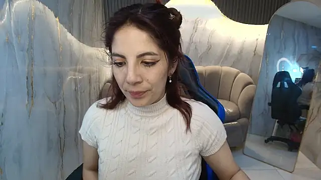nadia_r_ webcam
