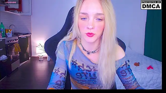 Aliceglass__ webcam