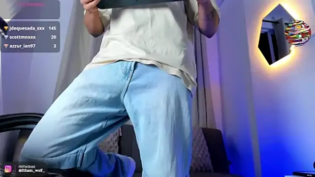 etham_wolf1 webcam
