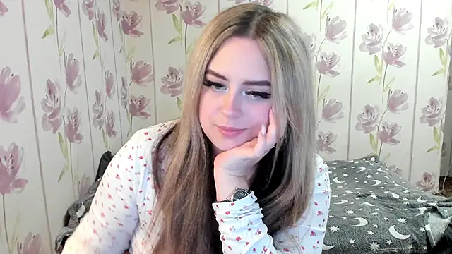 agathameoww (Ask my age) - suck dildo