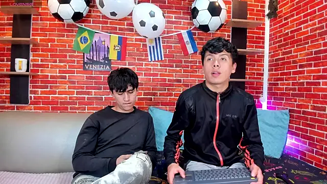 Hoot_boyss_ webcam