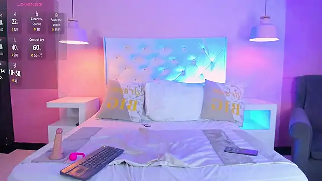 SheylaWalker webcam