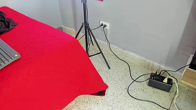 Golden_kiss23 webcam