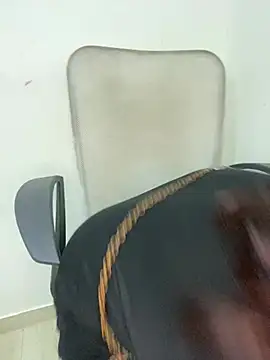 Nomi_5 webcam