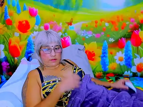 indianroxy webcam
