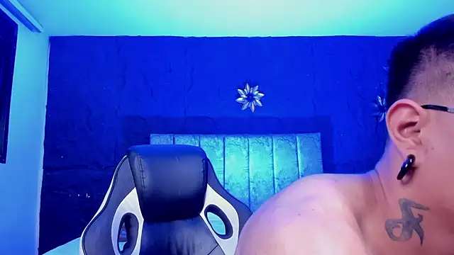 LiamDeep webcam