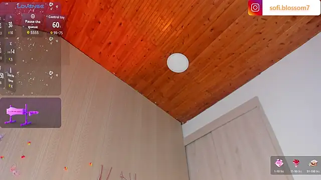 Sofi_Blossom webcam