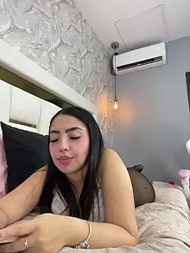 MiaFarkash webcam