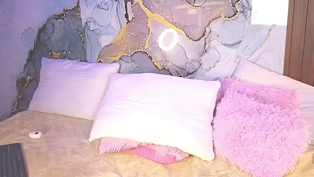 Lolalewis777 webcam