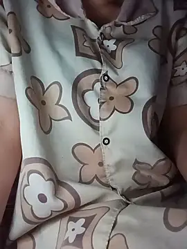 Hilary-123 webcam