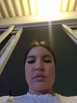 Pretty_Julieta webcam