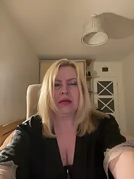 JanieLight53 webcam