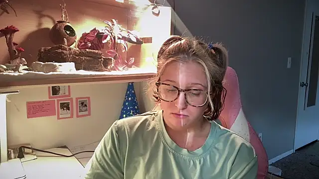 MUSCLEMOMMY1365 webcam