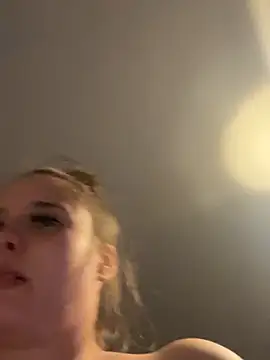 Poppylooloo webcam