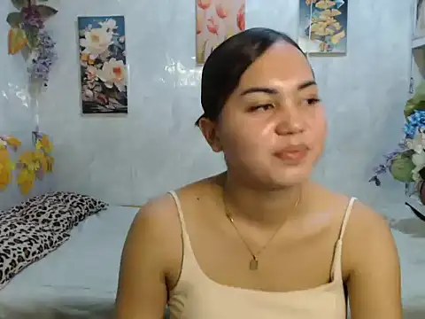 ur_asiankat webcam