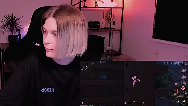 Nessi_Villain webcam