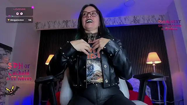 Watch EvangelineJoness live on EroticFlix - High definition streams