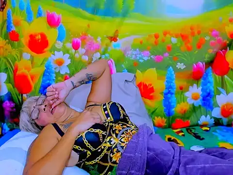 indianroxy webcam