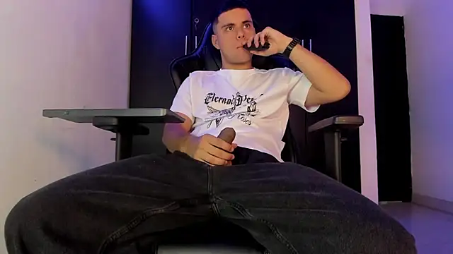 Liam_Mateo webcam