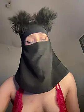 arabayla (F teen) - Spit on boobs💦🍒