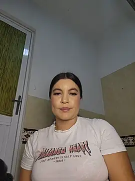 Pretty_Julieta webcam