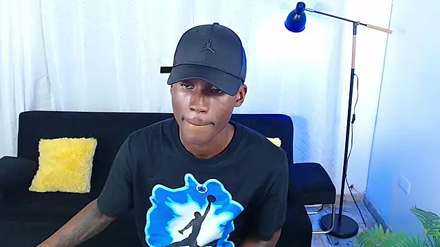 alexaandro18 webcam