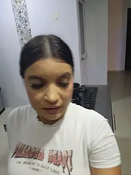 Pretty_Julieta webcam