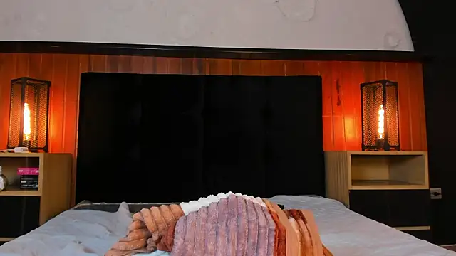 cheys_mast (M twink) - remove pants