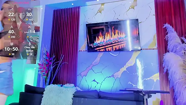 Queens_Wonders_Blonders webcam