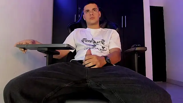 liam_mateo - Liam_Mateo's free webcam - UK Sex Cams