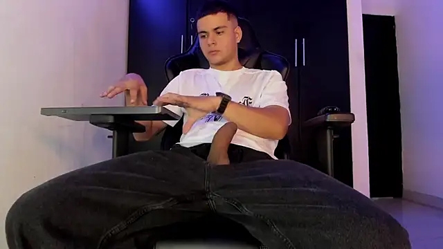Liam_Mateo webcam