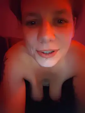 KinkyWitch420 webcam