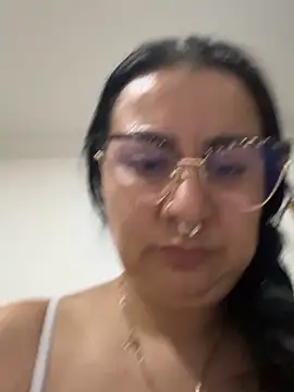 Watch Abril_Luv live on EroticFlix - High definition streams